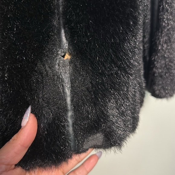 Regent Park | Black Teddy faux fur Jacket with Leopard Print interior - Picture 6 of 7